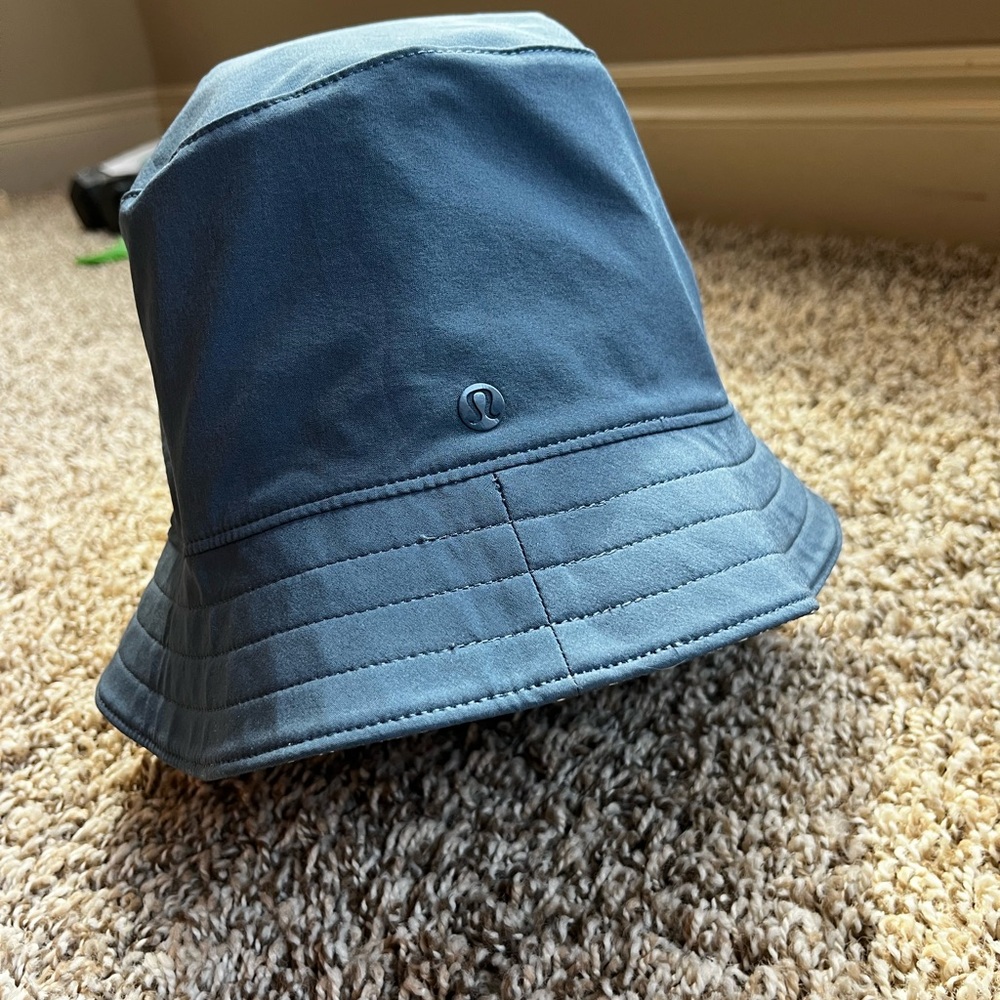 Lululemon bucket hat